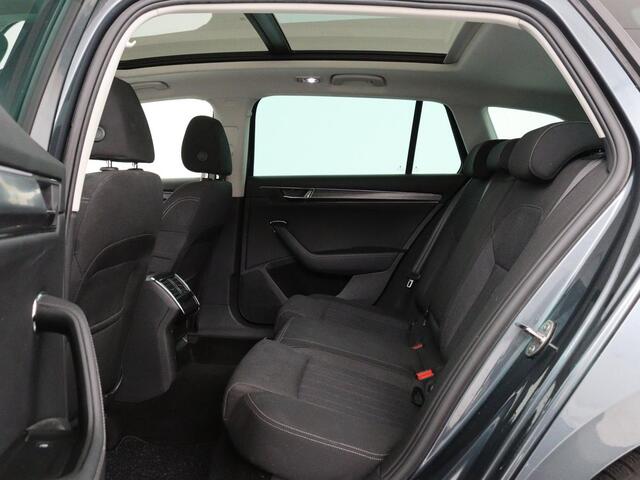 Skoda SUPERB 1.4 TSI iV Business Edition Plus | Panoramadak | Virtual Cockpit | Stoelverwarming | Camera | Carplay | Full LED | Memory | Navigatie | Parkeerhulp