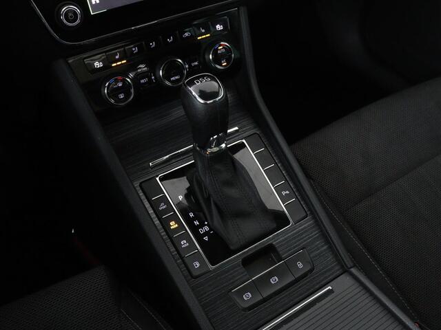 Skoda SUPERB 1.4 TSI iV Business Edition Plus | Panoramadak | Virtual Cockpit | Stoelverwarming | Camera | Carplay | Full LED | Memory | Navigatie | Parkeerhulp