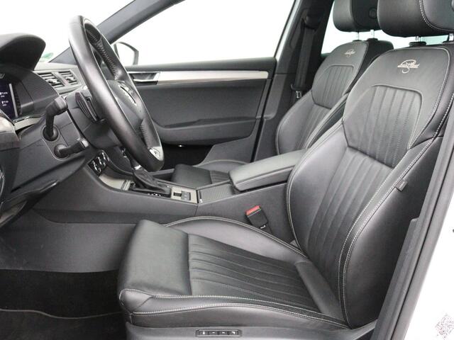 Skoda SUPERB 1.4 TSI iV Laurin & Klement | Panoramadak | Leder | Stoelventilatie | Adaptive cruise | Canton Sound | Memory | 360 camera | Trekhaak | Standkachel | Keyless | Virtual Cockpit | PHEV