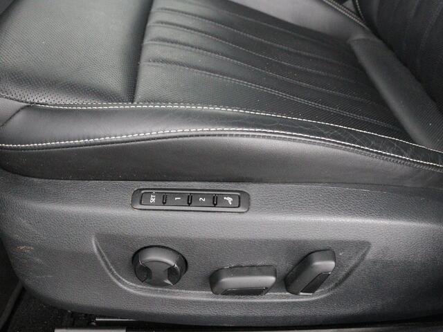 Skoda SUPERB 1.4 TSI iV Laurin & Klement | Panoramadak | Leder | Stoelventilatie | Adaptive cruise | Canton Sound | Memory | 360 camera | Trekhaak | Standkachel | Keyless | Virtual Cockpit | PHEV