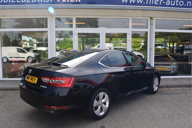 Skoda SUPERB 1.4 150PK TSI DSG Ambition Business | ACT | Orig. NL | Clima | PDC |