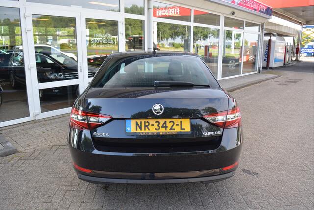 Skoda SUPERB 1.4 150PK TSI DSG Ambition Business | ACT | Orig. NL | Clima | PDC |