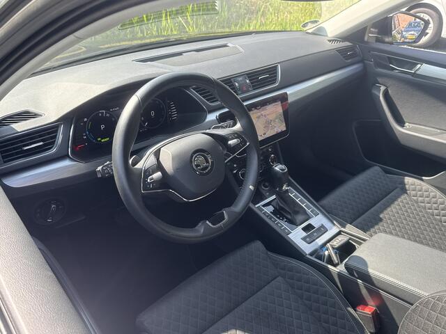 Skoda SUPERB Combi iV TSI 218PK DSG HYBRID BUSINESS AMBITION VIRTUAL/PDC/NAVI