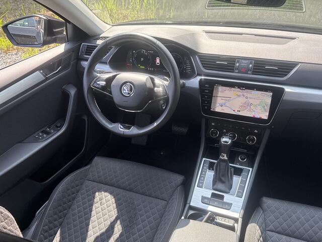 Skoda SUPERB Combi iV TSI 218PK DSG HYBRID BUSINESS AMBITION VIRTUAL/PDC/NAVI