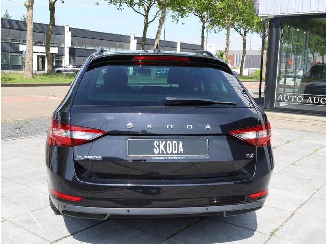 Skoda SUPERB Combi iV 1.4 TSI PHEV 218PK | Navigatie | Carplay/Android | Stoelverwarming |