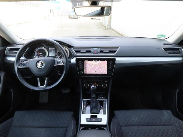 Skoda SUPERB Combi iV 1.4 TSI PHEV 218PK | Navigatie | Carplay/Android | Stoelverwarming |