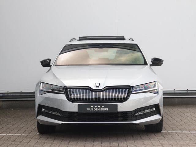 Skoda SUPERB Combi 1.4 TSI iV Sportline Business | Trekhaak | Dynamic Chassis Control | Pano | Camera | Dodehoekdetectie | Stoelverwarming V+A | Stuurverwarming |