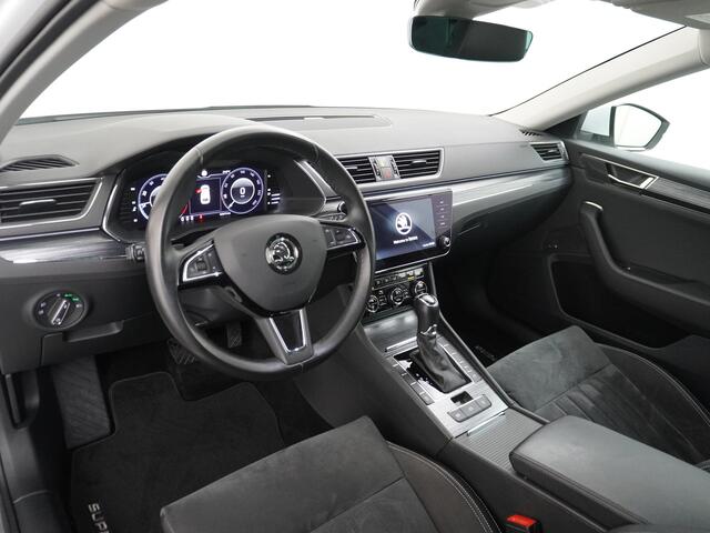 Skoda SUPERB Combi 1.5T-150PK AUT-7 Wegklapb.Trekh.Virtual Cockpit Apple Carplay Android Camera 1/2 Leer-Alcantara Memory Seats Navi Ecc Cruise Control Stoelverwarming ACT Business Edition Keyless DAB Privacy Glas Lmv 18" Elek.Achterklep Business Upgrade Function Pakk