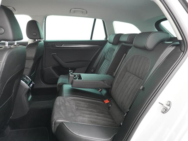 Skoda SUPERB Combi 1.5T-150PK AUT-7 Wegklapb.Trekh.Virtual Cockpit Apple Carplay Android Camera 1/2 Leer-Alcantara Memory Seats Navi Ecc Cruise Control Stoelverwarming ACT Business Edition Keyless DAB Privacy Glas Lmv 18" Elek.Achterklep Business Upgrade Function Pakk