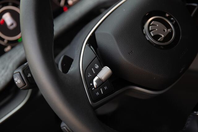 Skoda SUPERB Combi 1.5 TSI MHEV Business Edition Nieuw model! , Adap. cruise, Trekhaak, HUD, VOL!