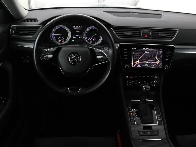 Skoda SUPERB 1.4 TSI iV BnsEdPlus | Camera | Adaptive cruise | Memory seats | Carplay | Stoelverwarming| Navigatie | Alcantara | Keyless