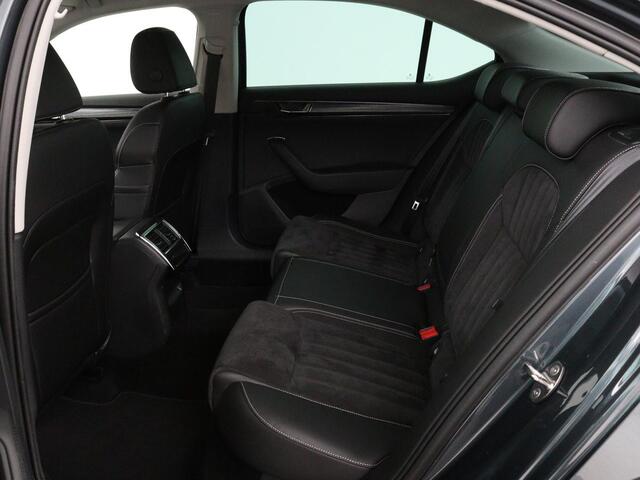 Skoda SUPERB 1.4 TSI iV BnsEdPlus | Camera | Adaptive cruise | Memory seats | Carplay | Stoelverwarming| Navigatie | Alcantara | Keyless