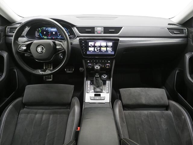 Skoda SUPERB Combi 1.4 TSI iV 218PK | Panoramadak | Trekhaak | Massage | 360 | Keyless | Adaptive Cruise