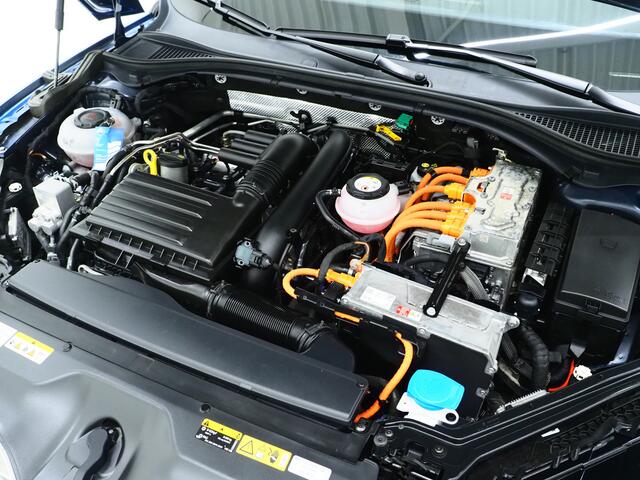 Skoda SUPERB Combi 1.4 TSI iV 218PK | Panoramadak | Trekhaak | Massage | 360 | Keyless | Adaptive Cruise