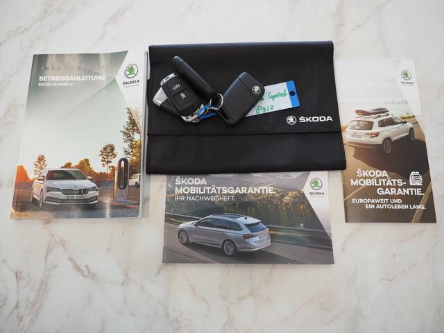 Skoda SUPERB Combi 1.4 TSI iV 218PK | Panoramadak | Trekhaak | Massage | 360 | Keyless | Adaptive Cruise