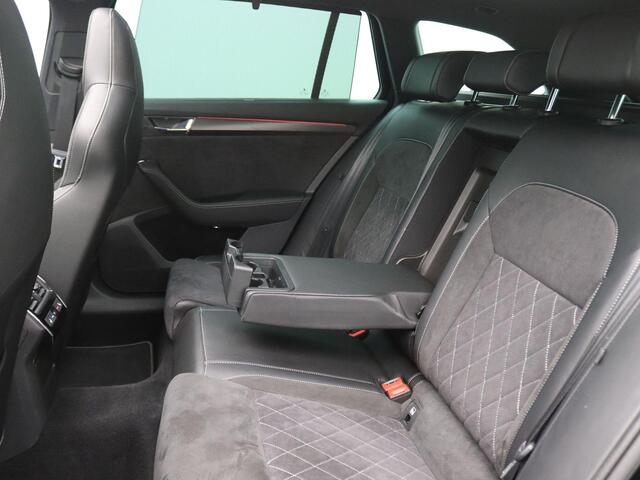 Skoda SUPERB Combi 1.4 TSI iV Sportline Business 218PK DSG Pano-Schuifdak, 360gr. Camera, Keyless, Side Assist, Adaptieve Cruise Controle, Keyless, Virtual Pedal, Virtual Cockpit, Trekhaak, 19" LM Velgen