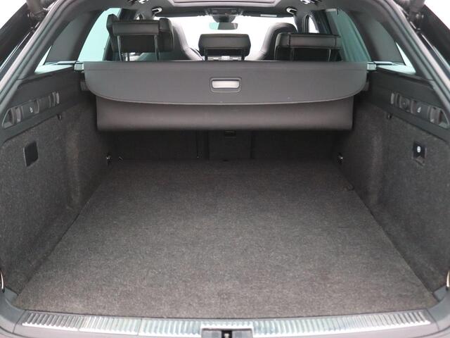 Skoda SUPERB Combi 1.4 TSI iV Sportline Business 218PK DSG Pano-Schuifdak, 360gr. Camera, Keyless, Side Assist, Adaptieve Cruise Controle, Keyless, Virtual Pedal, Virtual Cockpit, Trekhaak, 19" LM Velgen