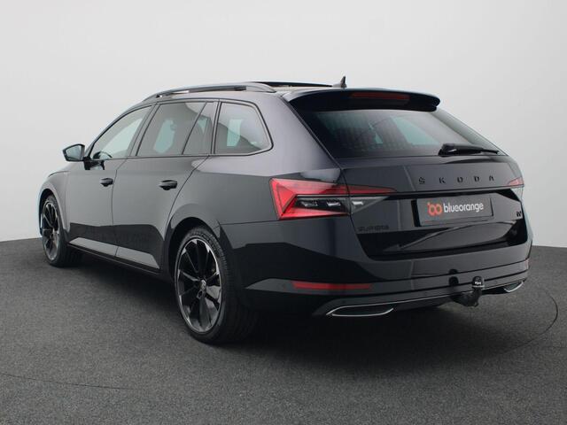 Skoda SUPERB Combi 1.4 TSI iV Sportline Business 218PK DSG Pano-Schuifdak, 360gr. Camera, Keyless, Side Assist, Adaptieve Cruise Controle, Keyless, Virtual Pedal, Virtual Cockpit, Trekhaak, 19" LM Velgen