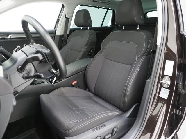 Skoda SUPERB Combi 1.4 TSI iV 218PK | Panoramadak | Trekhaak | 360 | Keyless | Adaptive Cruise | Virtual | Carplay