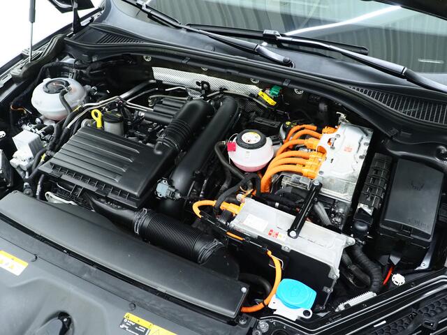 Skoda SUPERB Combi 1.4 TSI iV 218PK | Panoramadak | Trekhaak | 360 | Keyless | Adaptive Cruise | Virtual | Carplay