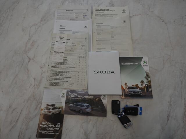 Skoda SUPERB Combi 1.4 TSI iV 218PK | Panoramadak | Trekhaak | 360 | Keyless | Adaptive Cruise | Virtual | Carplay