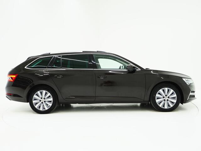 Skoda SUPERB Combi 1.4 TSI iV 218PK | Panoramadak | Trekhaak | 360 | Keyless | Adaptive Cruise | Virtual | Carplay