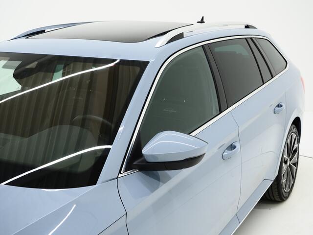 Skoda SUPERB Combi 1.4 TSI iV Laurin & Klement | Panoramadak | Trekhaak | Canton | Massage | Keyless | Adaptive Cruise