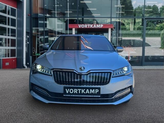 Skoda SUPERB 1.4 TSI DSG LAURIN en KLEMENT IV PANO-DAK/TREKHAAK/CAMERA/LEDER/NAVI