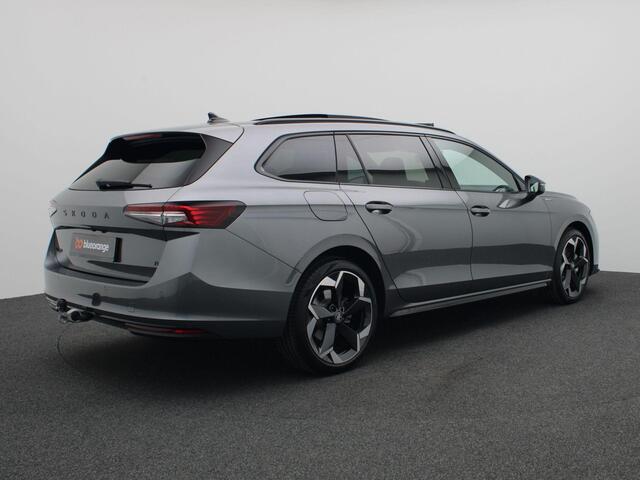 Skoda SUPERB Combi 1.5 TSI PHEV Sportline Business 204PK DSG Pano-Schuifdak, Matrix LED-verlichting, Achteruitrijcamera, Keyless, Side Assist, Memorystoel, Adaptieve Cruise Controle, Stoel-Stuurverwarming, Trekhaak, 19" LM Velgen