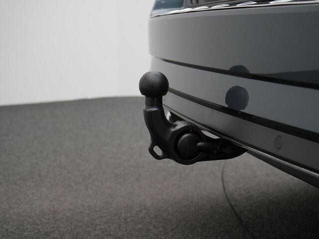 Skoda SUPERB Combi 1.4 TSI iV 218 pk DSG Sportline Business | Panoramadak | Trekhaak | Geheugenstoelen | Navigatie Columbus | Achteruitrijcamera