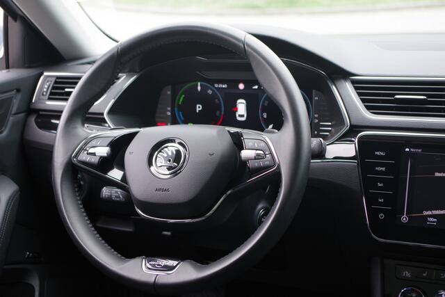 Skoda SUPERB Combi 1.4 TSI iV Laurin & Klement 218 PK PHEV, Leder, Panoramadak, Trekhaak, DCC,