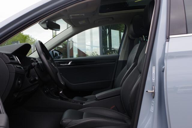 Skoda SUPERB Combi 1.4 TSI iV Laurin & Klement 218 PK PHEV, Leder, Panoramadak, Trekhaak, DCC,