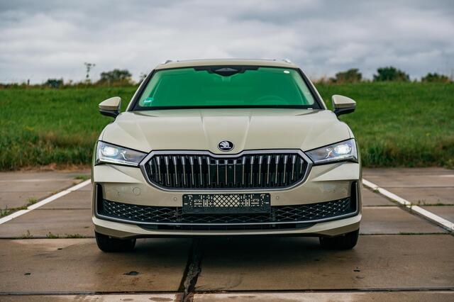 Skoda SUPERB Combi 1.5 TSI PHEV Laurin & Klement | PANO | TREKHAAK | LEDER