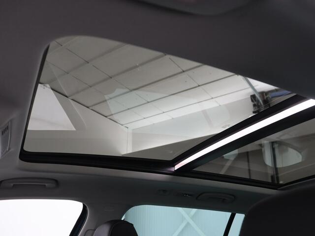 Skoda SUPERB 1.4 TSI iV Laurin & Klement | Panoramadak | Stoelventilatie | Leder | Camera | Trekhaak | Massage | Adaptive cruise | Virtual Cockpit | Canton Sound | Carplay | 19'' lichtmetalen velgen | PHEV