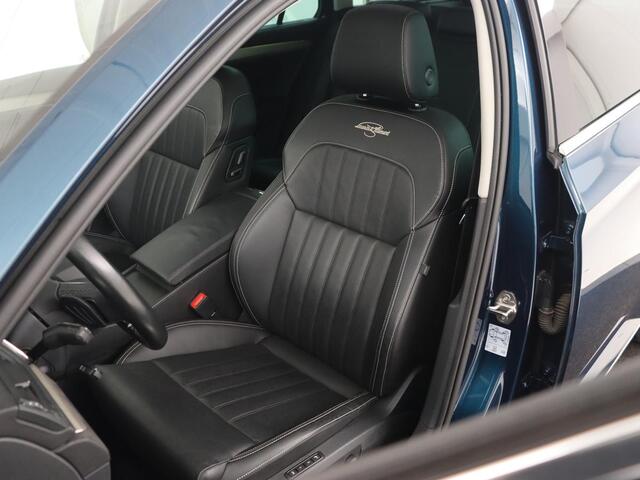 Skoda SUPERB 1.4 TSI iV Laurin & Klement | Panoramadak | Stoelventilatie | Leder | Camera | Trekhaak | Massage | Adaptive cruise | Virtual Cockpit | Canton Sound | Carplay | 19'' lichtmetalen velgen | PHEV