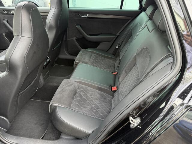Skoda SUPERB Combi 1.4 TSI iV Sportline Business | Panorama Dak | Trekhaak | Winter Pack | Dealer Onderhouden | (Met Stekker!) Zeer Mooi