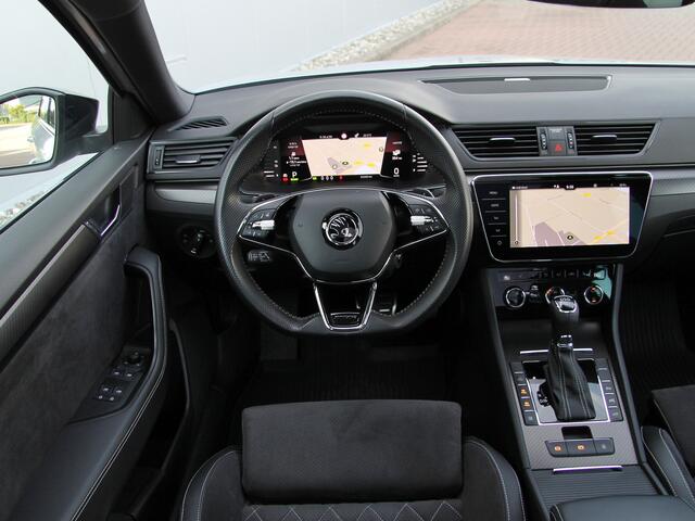 Skoda SUPERB Combi 1.4 TSI iV 218pk Sportline | Pano dak | Trekhaak