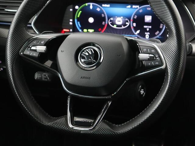 Skoda SUPERB 1.4 TSI iV Sportline | Panoramadak | Stoelverwarming | Adaptive cruise | Alcantara | Sfeerverlichting | Camera | Virtual Cockpit | Matrix LED | PHEV | Plug In