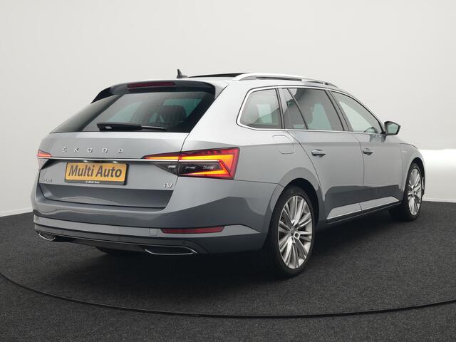 Skoda SUPERB Combi TSI iV Lauren & Klement Plug In Hybrid 218pk Dealer O.H PHEV | Trekhaak Af Fabriek | Panodak | Camera | Crystal LED | Canton Audio | Lederen Sportstoelen Memory & Ventilatie | Cruise Control | Apple Carplay | Navigatie | Keyless | DAB |