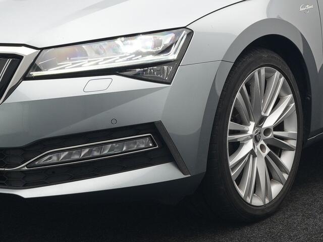 Skoda SUPERB Combi TSI iV Lauren & Klement Plug In Hybrid 218pk Dealer O.H PHEV | Trekhaak Af Fabriek | Panodak | Camera | Crystal LED | Canton Audio | Lederen Sportstoelen Memory & Ventilatie | Cruise Control | Apple Carplay | Navigatie | Keyless | DAB |
