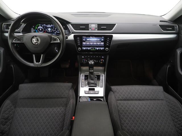 Skoda SUPERB Combi 1.4 TSI iV 218PK | Virtual | Sound System | Keyless | Camera | Memory | DAB | Carplay