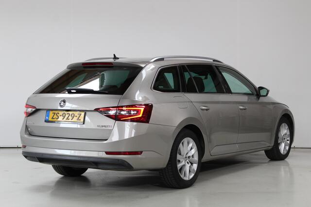 Skoda SUPERB Combi 1.4 TSI ACT Style | Navi | Cam | Carplay | Trekhaak |