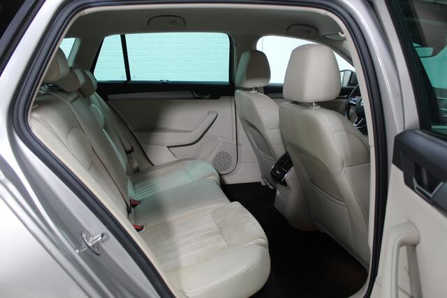 Skoda SUPERB Combi 1.4 TSI ACT Style | Navi | Cam | Carplay | Trekhaak |