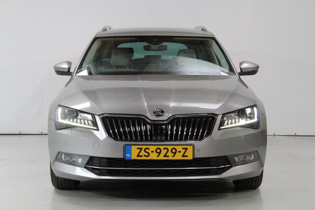 Skoda SUPERB Combi 1.4 TSI ACT Style | Navi | Cam | Carplay | Trekhaak |