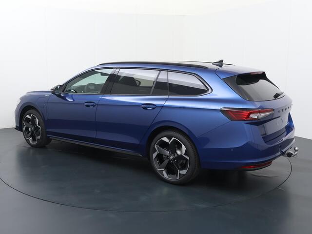 Skoda SUPERB Combi Sportline Business 1.5 TSI PHEV 204 PK DSG Automaat | Panorama dak | Suite Sport Leder | 19" lichtmetalen velgen | Trekhaak | Canton Geluidssysteem |