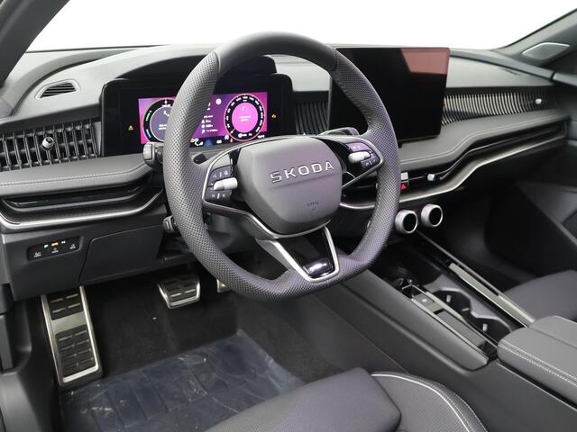 Skoda SUPERB Combi Sportline Business 1.5 TSI PHEV 204 PK DSG Automaat | Panorama dak | Suite Sport Leder | 19" lichtmetalen velgen | Trekhaak | Canton Geluidssysteem |