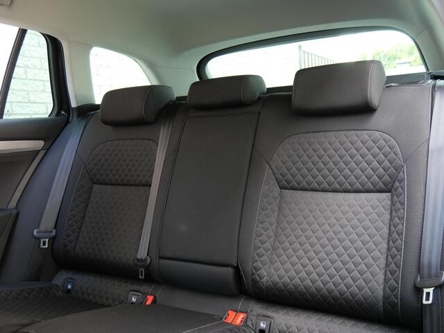 Skoda SUPERB Combi 1.4TSI iV BUSINESS EDITION PLUS/ CAMERA/ PDC V+A