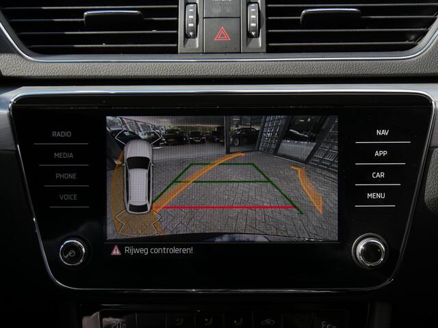 Skoda SUPERB Combi 1.4TSI iV BUSINESS EDITION PLUS/ CAMERA/ PDC V+A