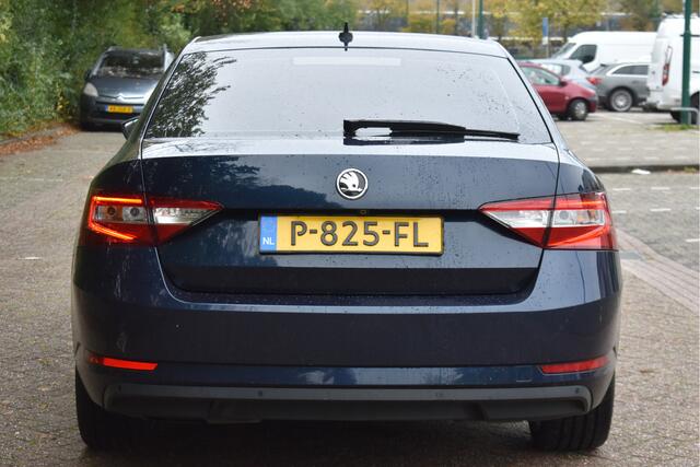Skoda SUPERB 1.6 TDI Ambition Business | Carplay | Camera | Elekt.stoelen | DAB | Full LED / Xenon | LM-Velgen