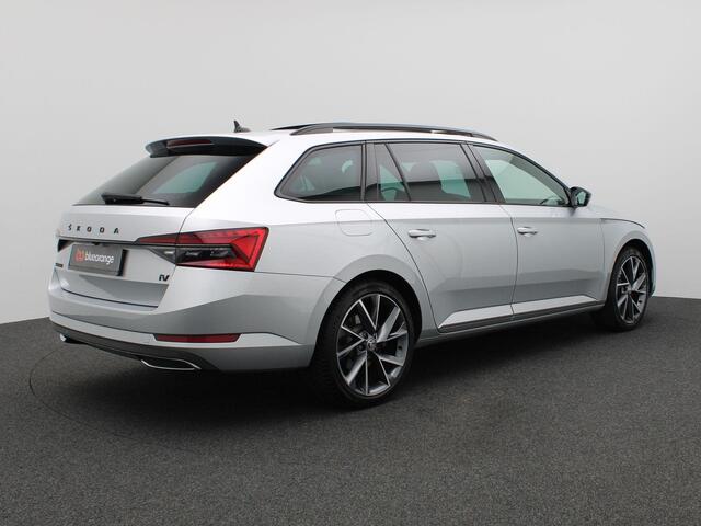 Skoda SUPERB Combi 1.4 TSI iV Sportline Business 218PK DSG Pano-Schuifdak, Elektrische Memorystoel, Stoelverwarming, Achteruitrijcamera, Virtual Pedal, Keyless, 19" LM Velgen, Adaptieve Cruise Control